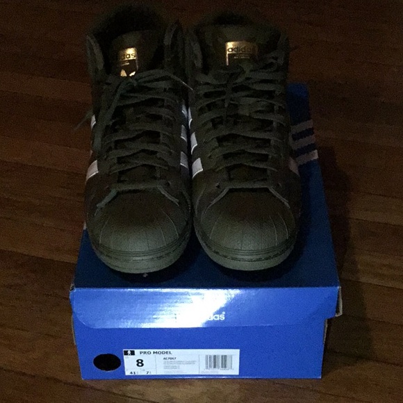 Adidas - Picture 2 of 4